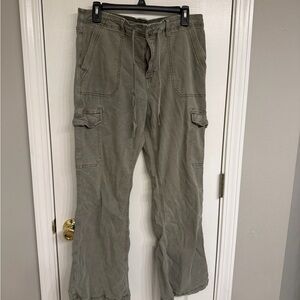 American Eagle Outfitters Olive Khaki Cargo Pants